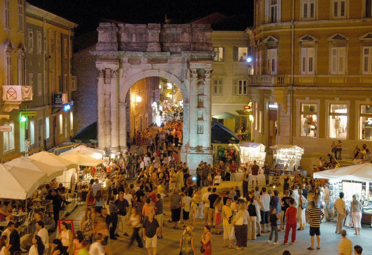 Apartment Danijela I Pula Bagian luar foto