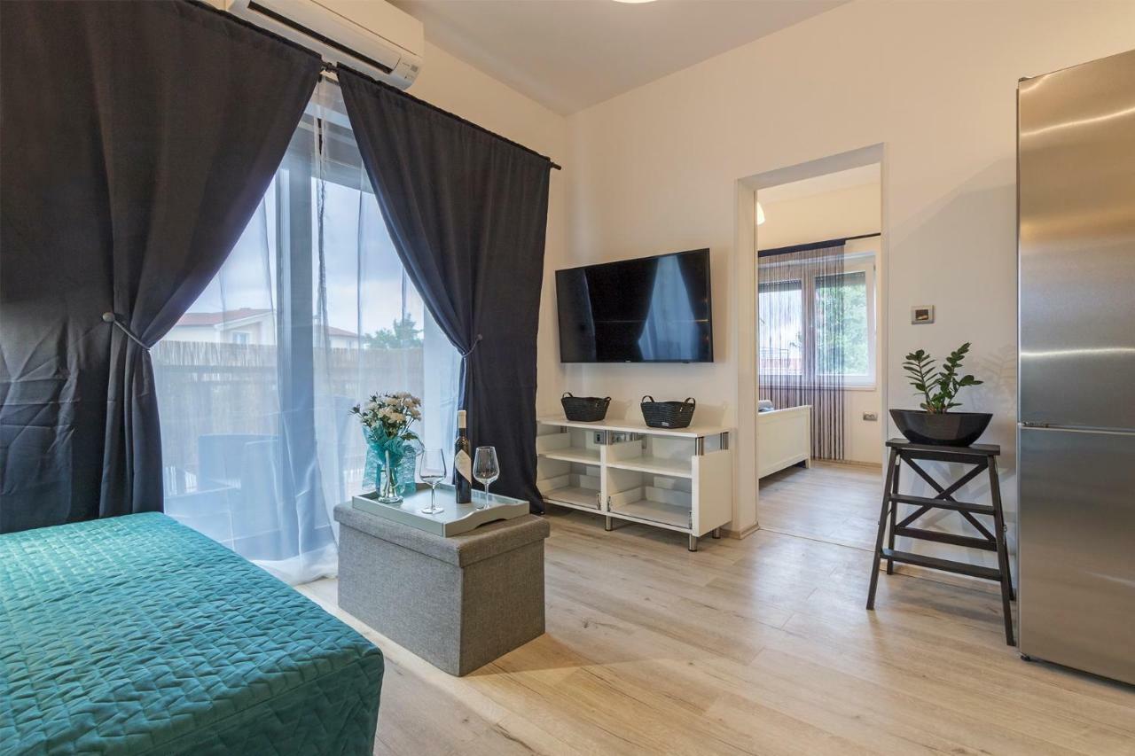 Apartment Danijela I Pula Bagian luar foto
