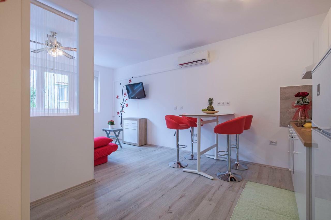 Apartment Danijela I Pula Bagian luar foto