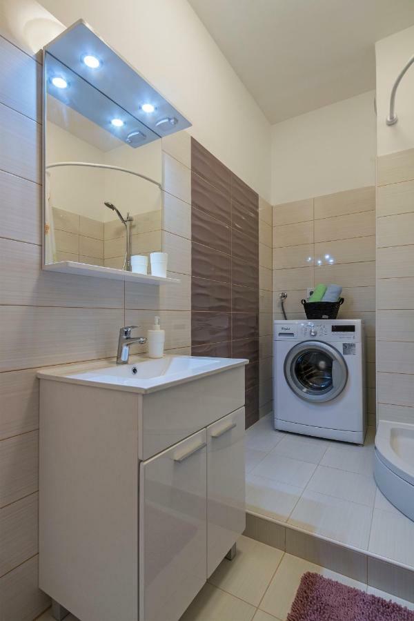 Apartment Danijela I Pula Bagian luar foto