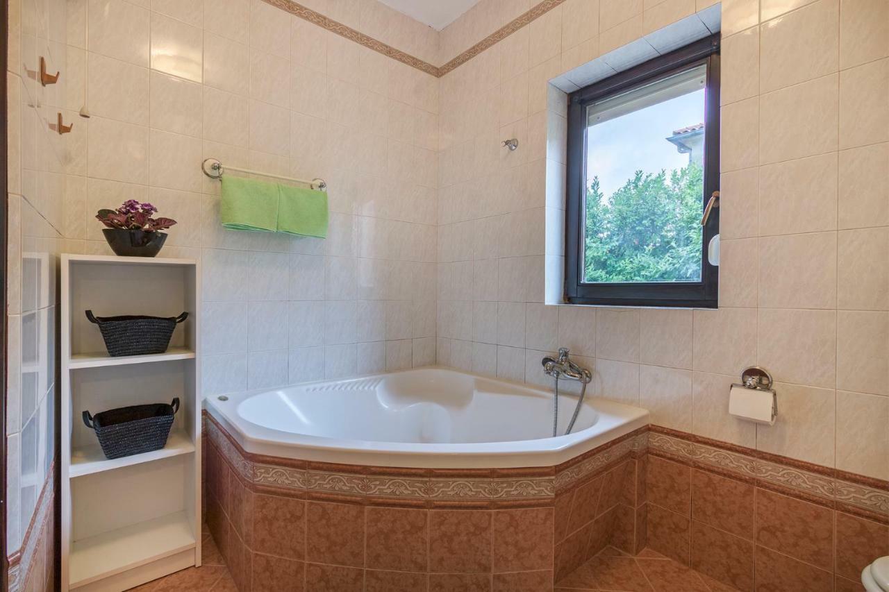 Apartment Danijela I Pula Bagian luar foto
