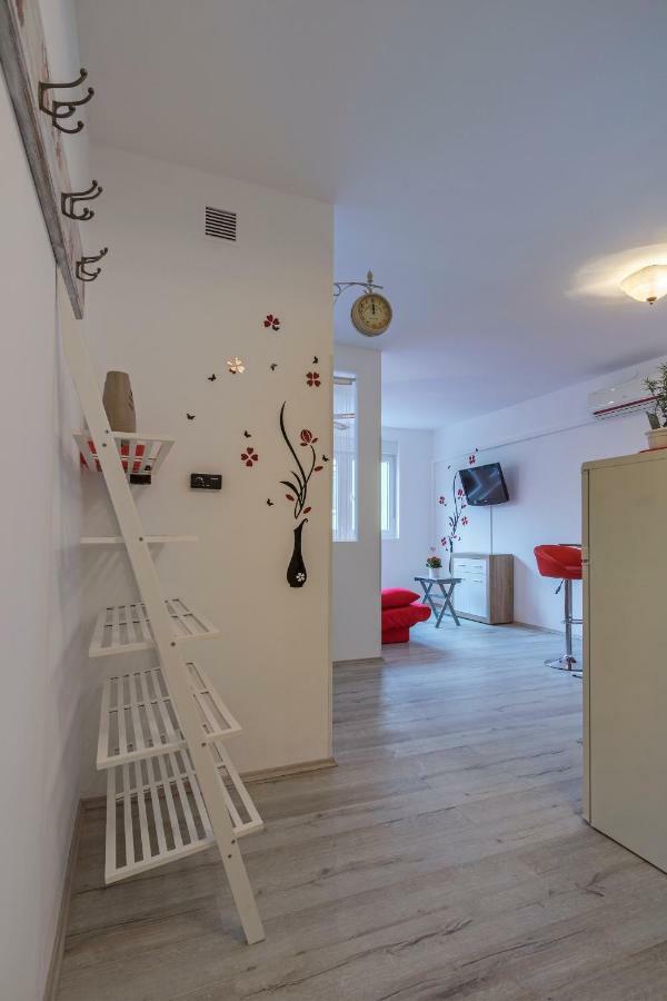 Apartment Danijela I Pula Bagian luar foto